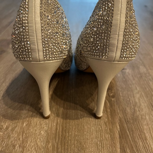 Sparkly Rhinestone Covered Pumps (Size 8) - Picture 5 of 8